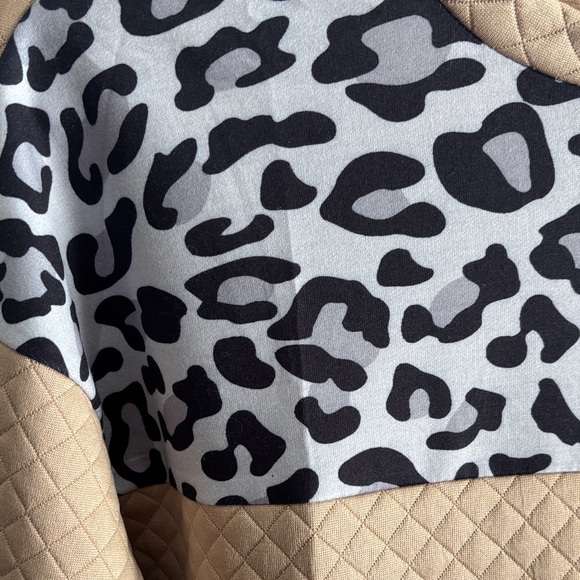Leopard Print Quilted Pullover - Picture 2 of 4